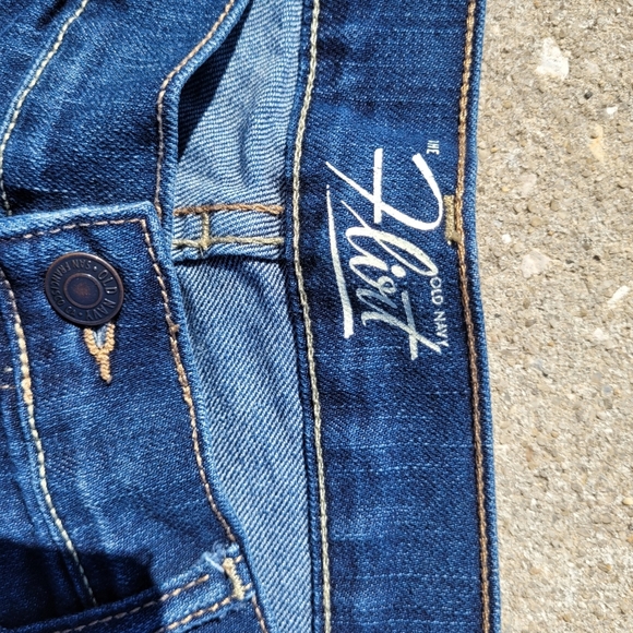 Old Navy The Flirt Dark Blue Denim Jeans Womens Mid-Rise Flare leg Size 8 - Picture 2 of 4